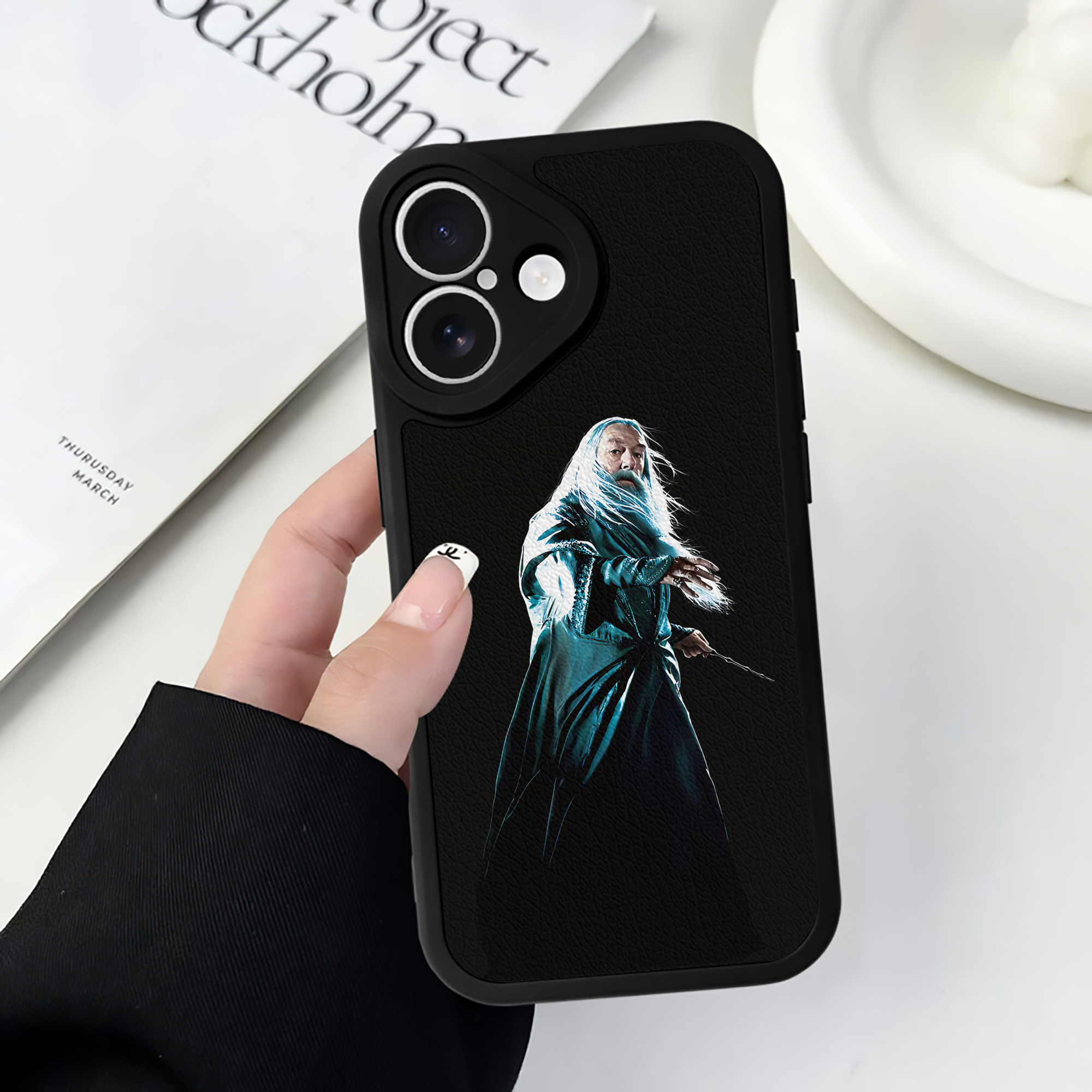 （画像用） Harry Potter ハリー・ポッターシリーズ 【iPhone 16シリーズ対応】シリコンスマホケース（レザー調） 材質：シリコン